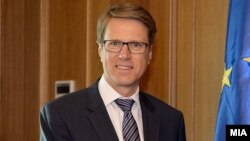  Самуел Жбогар