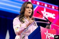 Elise Stefanik gjatë adresimit në konferencën e CPAC-ut më 23 shkurt 2024.