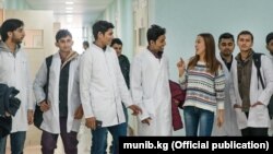 Иностранные студенты в одном из вузов Кыргызстана. Иллюстративное фото. 