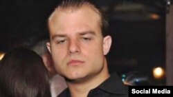 Sefić je 12. oktobra 2016. godine uhapšen u Novom Sadu, a 9. januara prošle godine izručen je pravosuđu BiH nakon ekstradicijskog postupka