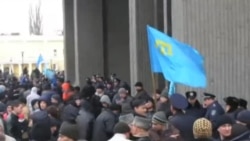 Крым. Стычки у парламента