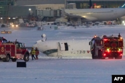 Salvatorii au scos pasagerii din epava aeronavei și au prevenit un incendiu sau o explozie.