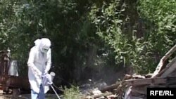 Противоклещевая обработка в Туркестане, Южно-Казахстанская область. Июль 2009 года. 