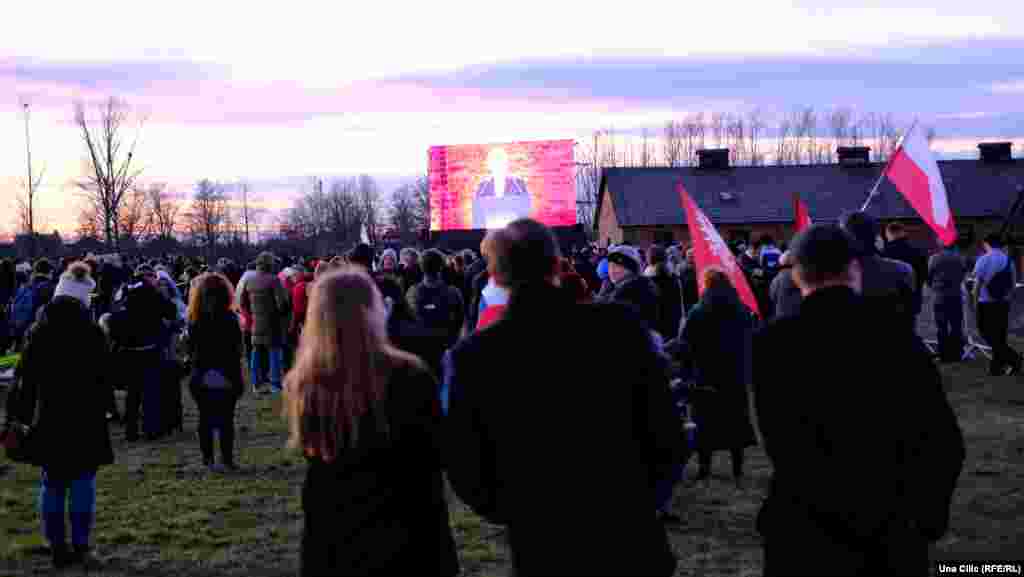 Ujedinjene nacije su 2005. godine proglasile 27. januar Međunarodnim danom sjećanja na holokaust.