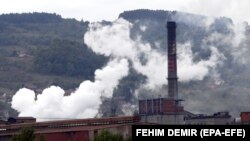 Do nedostatka uglja u skladištu ove kompanije, koja se bavi preradom i proizvodnjom željeza, je došlo zbog obustave rada Rudnika mrkog uglja Zenica i prekida isporuke od 9. februara