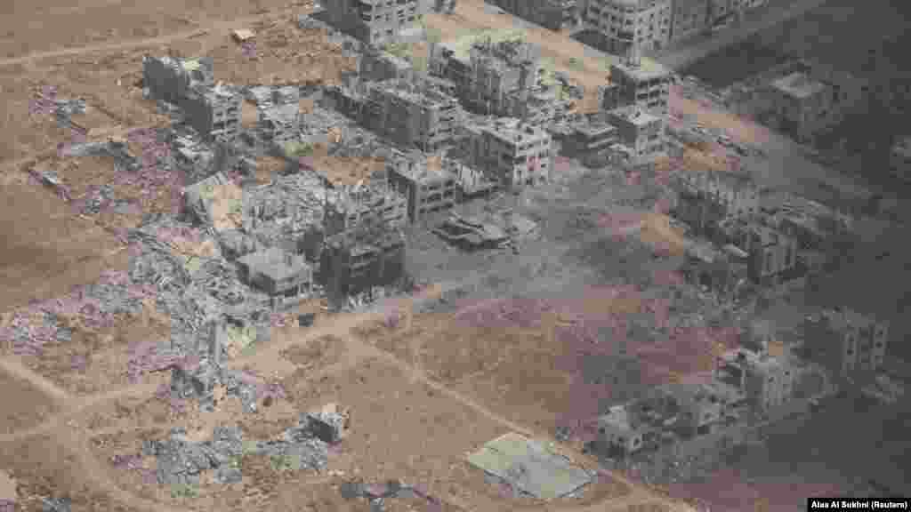 Pogled iz zraka na Gazu sravnjenu bombardovanjem izraelskih snaga.