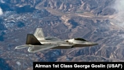 Američki vojni avion F-22, na arhivskoj fotografiji, oborio je poslednja dva objekta u petak i subotu