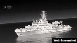 Поражение в море у Новороссийска российского корабля проекта MPSV07. Скриншот кадра из видео ГУР МО Украины