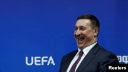 Vladimir Bazanov egy minszki sajtótájékoztatón 2019. szeptember 19-én