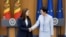 Viceprim-ministra pentru integrare europeană, Cristina Gherasimov, cu comisara UE pentru extindere Marta Kos la 3 septembrie, la Chișinău. 
