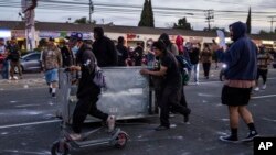 Протести во Лос Анџелес по апсењата на мигранти