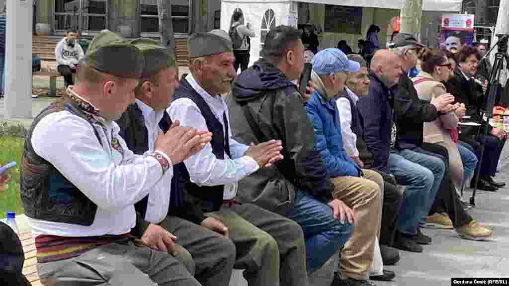 Pojedini građani na skup su došli u narodnoj nošnji. 