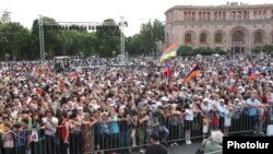 ნიკოლ ფაშინიანის მომხრეთა აქცია. ერევანი, 21 ივნისი.