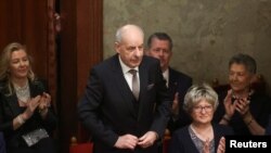 Sulyok Tamás köztársaságielnök-jelölt Budapesten, a Parlamentben teszi le hivatali esküjét