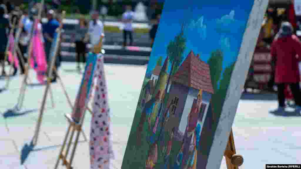 Organizatori su rekli da bi kosovsko društvo trebalo da prihvati koncept multikulturalizma i jednakosti kao prirodni proces, koji bi, prema njihovim rečima, još više obogatio društvo. &nbsp;