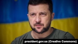 U dekretu nisu navedeni razlozi, ali je predsednik Volodimir Zelenski najavio otpuštanje ambasadora u Nemačkoj, Indiji, Češkoj, Norveškoj i Mađarskoj