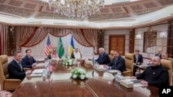 საილუსტრაციო ფოტო: აშშ-ისა და უკრაინის დელეგაციების შეხვედრა საუდის არაბეთში. ჯიდა, 11 მარტი, 2025. 