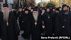 Mitropolit SPC Amfilohije (u sredini)