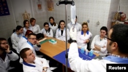 Bezuslovni upis na više godine studiranje ne znači olakšice za studente.