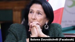 მეხუთე პრეზიდენტი აცხადებს, რომ მისი მიზანია "ძლიერი კოორდინაცია" და არა "ყალბი გაერთიანება"