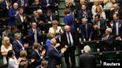 Lider PiS-a Jaroslav Kačinjski (u sredini)