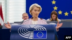 Ursula von der Leyen, az Európai Bizottság elnöke beszédet mond az Európai Parlament plenáris ülésén Strasbourgban, 2025. július 9-én