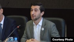 Дамјан Николовски, претседател на Националнот младински совет на Македонија.