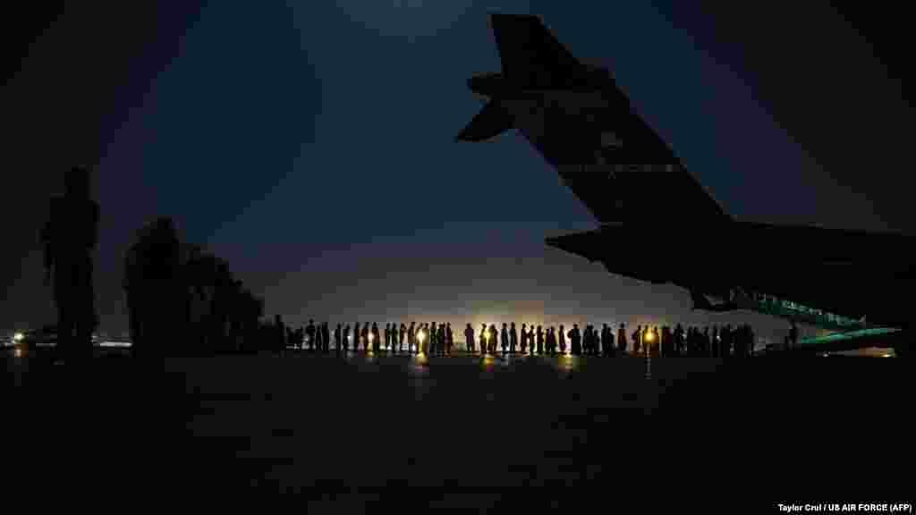 Ukrcavanje u američke vojne avione, 21. avgust 2021.