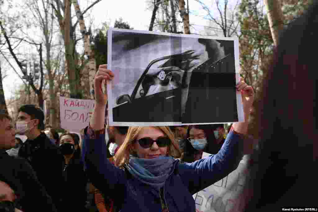В митинге участвовали и известные кыргызстанцы.
