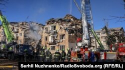 Pasojat e sulmit të madh rus në Kiev në ndërtesat e banimit, 28 gusht.