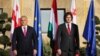 Premierii din Ungaria, Viktor Orban, și Georgia, Irakli Kobahidze, luni, la Tbilisi. 