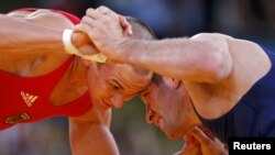 მანუჩარ ცხადაიასა (მარჯვნივ) და ფრანკ შტებლერის "ბრინჯაოს" ორთაბრძოლა