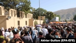 Avganistanci u pokušaju da dođu do aerodroma, 25. avgust