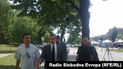 Roditelji i advokati ubijenih gardista ispred Specijalnog suda u Beogradu, 30. maj 2011. Foto: Ognjen Zorić