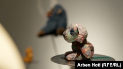 Još jedna igračka deo je izložbe "Prekinuta igra" u Muzeju dece rata u Prištini.