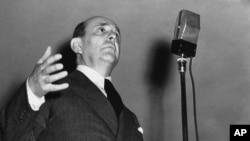 Smrt čehoslovačkog ministra spoljnih poslova Jana Masarika, čije je telo pronađeno pošto je pao s prozora kupatila u ministarstvu pre 77 godina, i dalje je predmet intenzivnih spekulacija i neodgovorenih pitanja. 