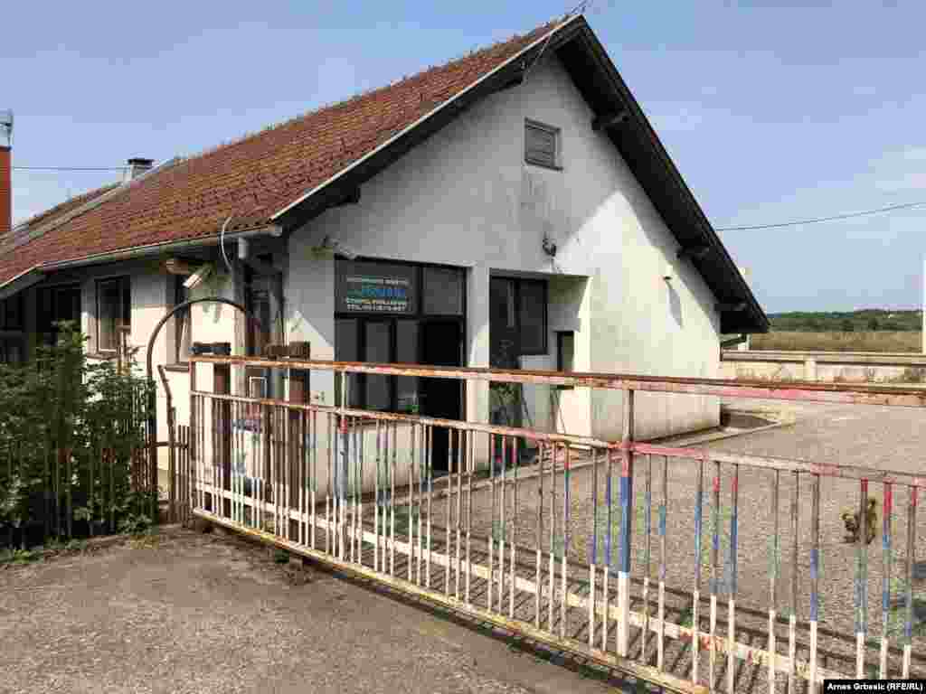 Ulaz u firmu &quot;Ribnjaci&quot; u Prnjavoru.