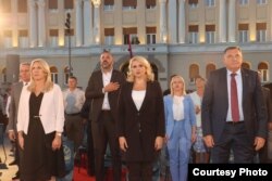 Predsjednica Republike Srpske Željka Cvijanović, ministarka za rad, zapošljavanje, boračka i socijalna pitanja Srbije Darija Kisić Tepavčević i Milorad Dodik, član Predsjedništva BiH.