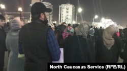 Митинг после голосования на выборах президента РФ в Грозном
