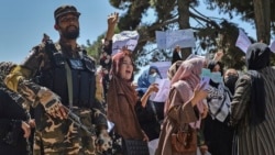 Protestat e grave afgane po shtohen pavarësisht të shtënave dhe rrahjeve