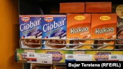 Proizvodi iz Srbije i Kosova na policama u prodavnici u Severnoj Mitrovici, novembar 2024.