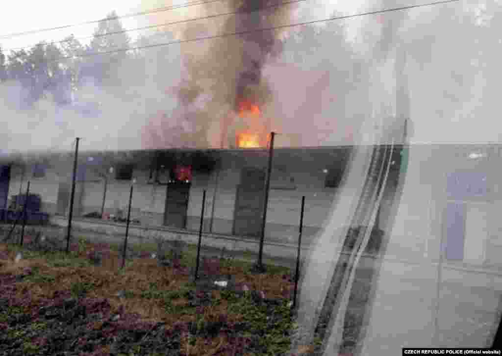 &bdquo;Неопходно е да се реагира јасно, самоуверено и остро на тоа&ldquo;, рече Вистрчил пред новинарите.