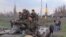 Украинские военные недалеко от Краматорска. 16 апреля 2014 года.