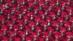 Колонна в костюмах химзащиты стала новым элементом парадов в Пхеньяне (видео)