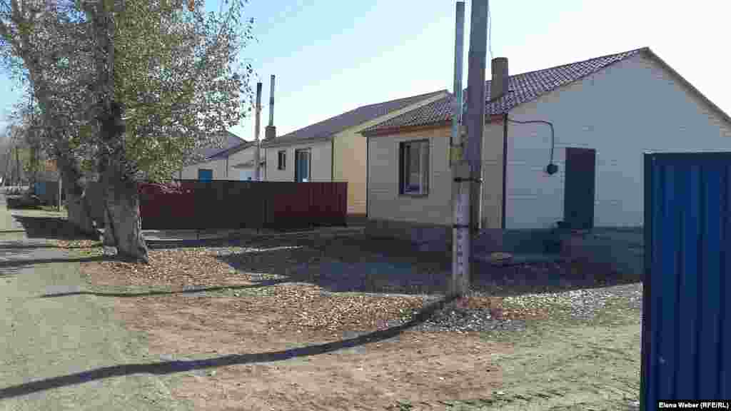 Около 40 домов были построены за счет бюджетных средств после разрушительного паводка, который случился в 2015 году. В 2017 году большая вода вновь подтопила поселок, но обошлось без разрушений домов.