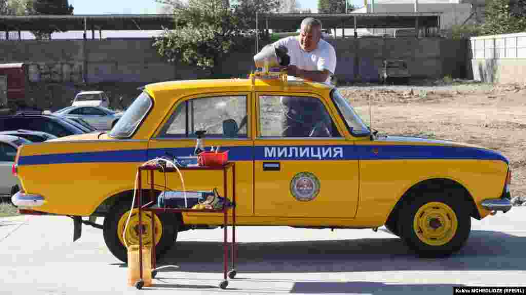&quot;მოსკვიჩ-412&quot; -&nbsp;საქართველოს საბჭოთა სოციალისტური რესპუბლიკის მილიციის ავტომობილი. 
