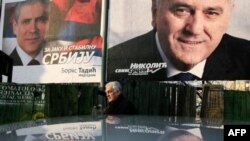predizborni plakati: Boris Tadić (L) i Tomislav Nikolić (D) 