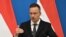  Péter Szijjártó, ministrul de externe al Ungariei. 
