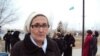 Нурсулу Отарбаева на акции протеста в поддержку бастующих нефтяников. Жанаозен, 15 марта 2010 года.