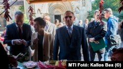 Pintér Sándor belügyminiszter, Hegedűs Zsuzsa miniszterelnöki főtanácsadó és Kontrát Károly államtitkár az országos közfoglalkoztatási kiállításon 2015-ben